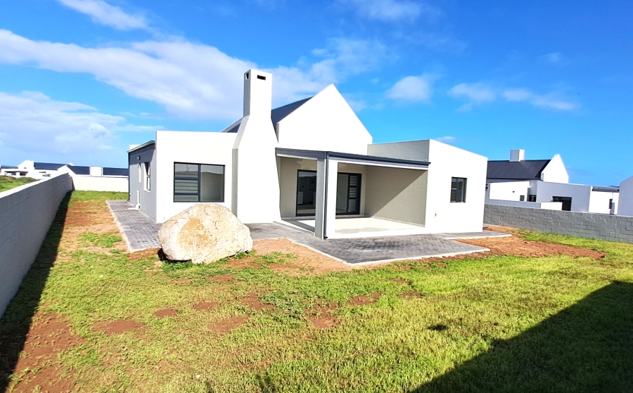 4 Bedroom Property for Sale in Hoogland Western Cape